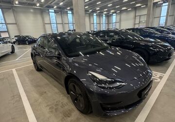 Tesla Model 3 83.277 km 25.999 &euro; Hattersheim 65795