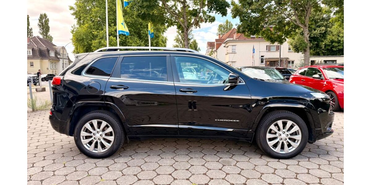 Jeep Cherokee 205.000 km 8.999 &euro; Mainz-Kastel 55252