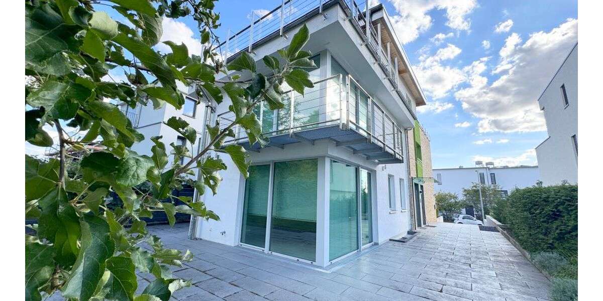 Etagenwohnung Wiesbaden Biebrich - 2 Zimmer, 110 m&sup2;, 1.900&euro; | Angebot:27309339