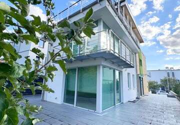 Wohnung Wiesbaden Biebrich - 2 Zimmer, 110 m&sup2;, 1.900&euro; | Angebot:27309339