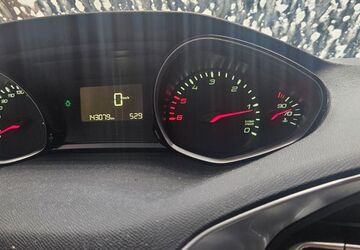 Peugeot 308 143.075 km 8.900 &euro; Wiesbaden 65203