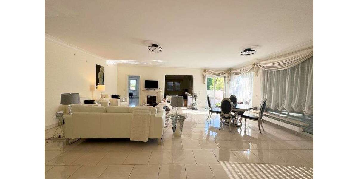 Etagenwohnung Wiesbaden-Erbenheim Erbenheim - 4 Zimmer, 225 m&sup2;, 3.000&euro; | Angebot:27194937