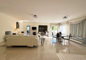 Wohnung Wiesbaden-Erbenheim Erbenheim - 4 Zimmer, 225 m&sup2;, 3.000&euro; | Angebot:27194937