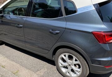 Seat Arona 28.600 km 18.700 &euro; Wiesbaden 65207