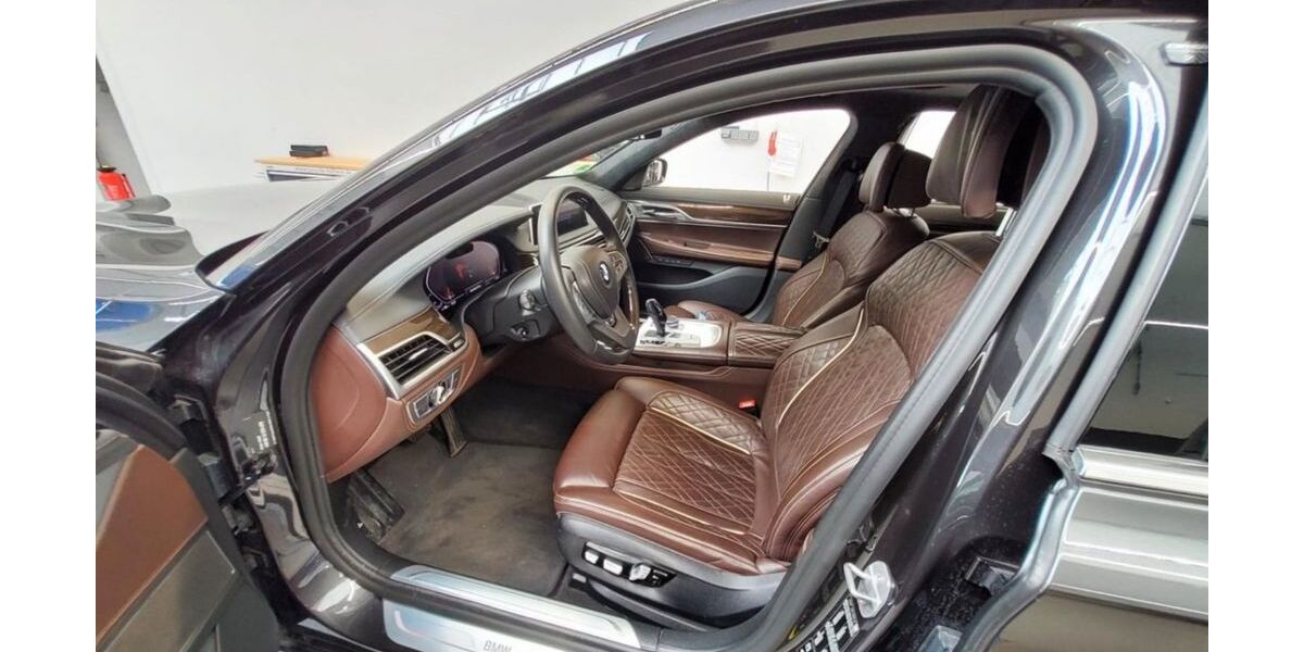 BMW 740 111.000 km 49.989 &euro; Wiesbaden 65205