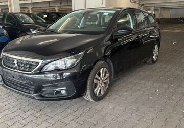 Peugeot 308 100.524 km 10.990 &euro; Wiesbaden 65203