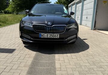 Skoda Superb 156.472 km 15.999 &euro; Wiesbaden 65205