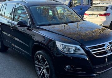 VW Tiguan 188.000 km 4.999 &euro; Wiesbaden 65203