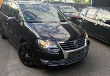 VW Touran 310.599 km 2.699 &euro; Wiesbaden 65189