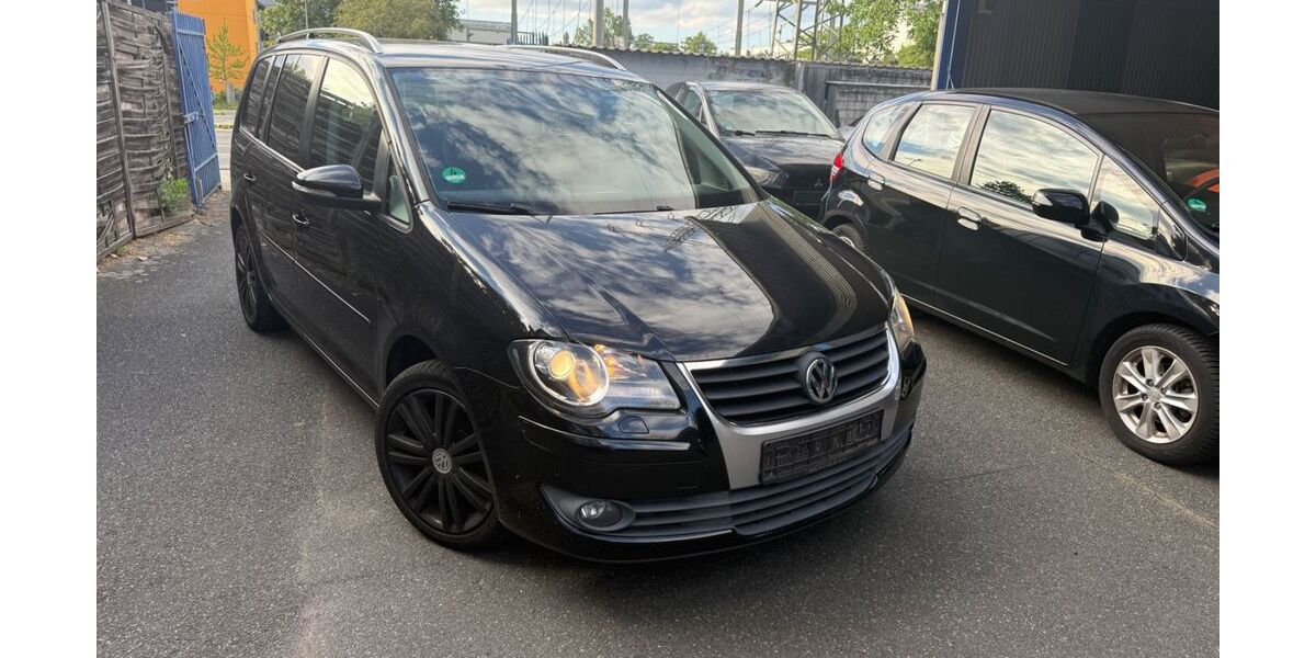 VW Touran 310.599 km 2.699 &euro; Wiesbaden 65189
