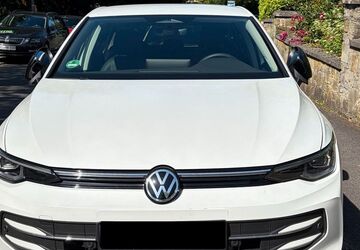 VW Golf 10.900 km 26.800 &euro; Wiesbaden 65189