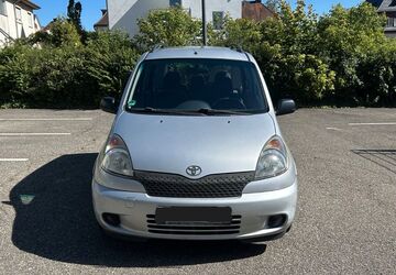 Toyota Verso 239.000 km 2.399 &euro; Wiesbaden 65195