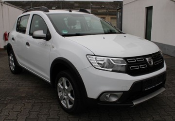 Dacia Sandero 106.000 km 9.499 &euro; Mainz-Kostheim 55246