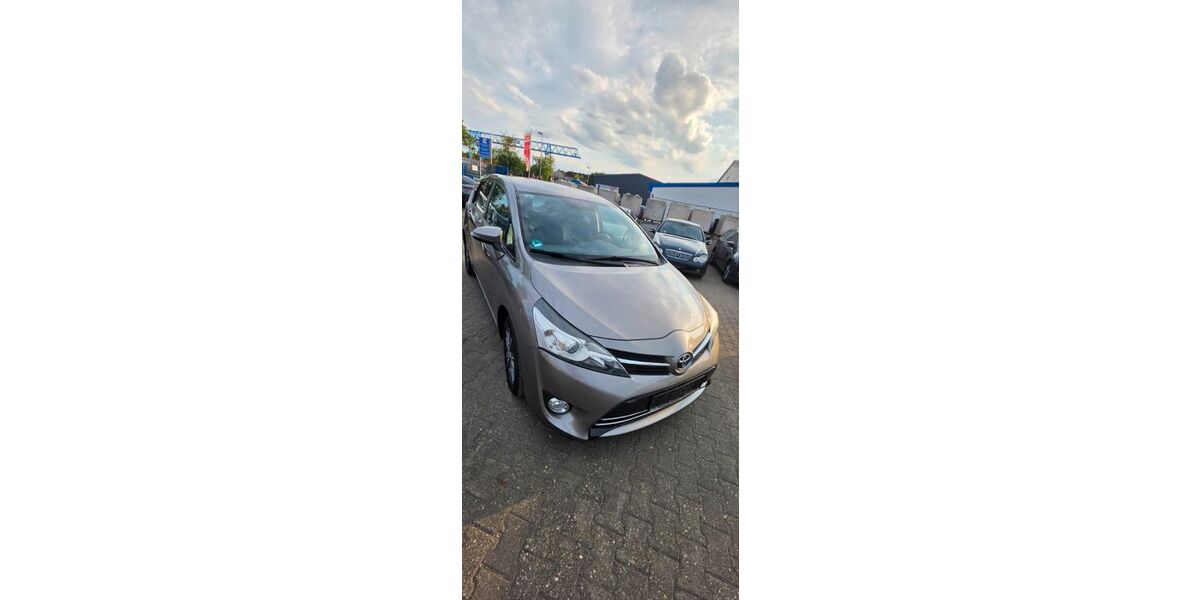 Toyota Verso 222.351 km 5.999 &euro; Ingelheim 55218