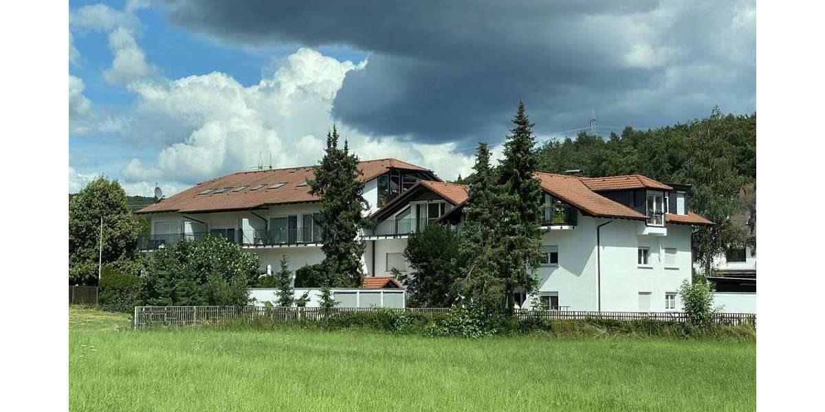 Etagenwohnung Hofheim Wildsachsen - 2 Zimmer, 81 m&sup2;, 900&euro; | Angebot:27223601