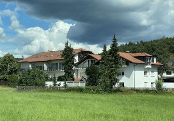Wohnung Hofheim Wildsachsen - 2 Zimmer, 81 m&sup2;, 900&euro; | Angebot:27223601